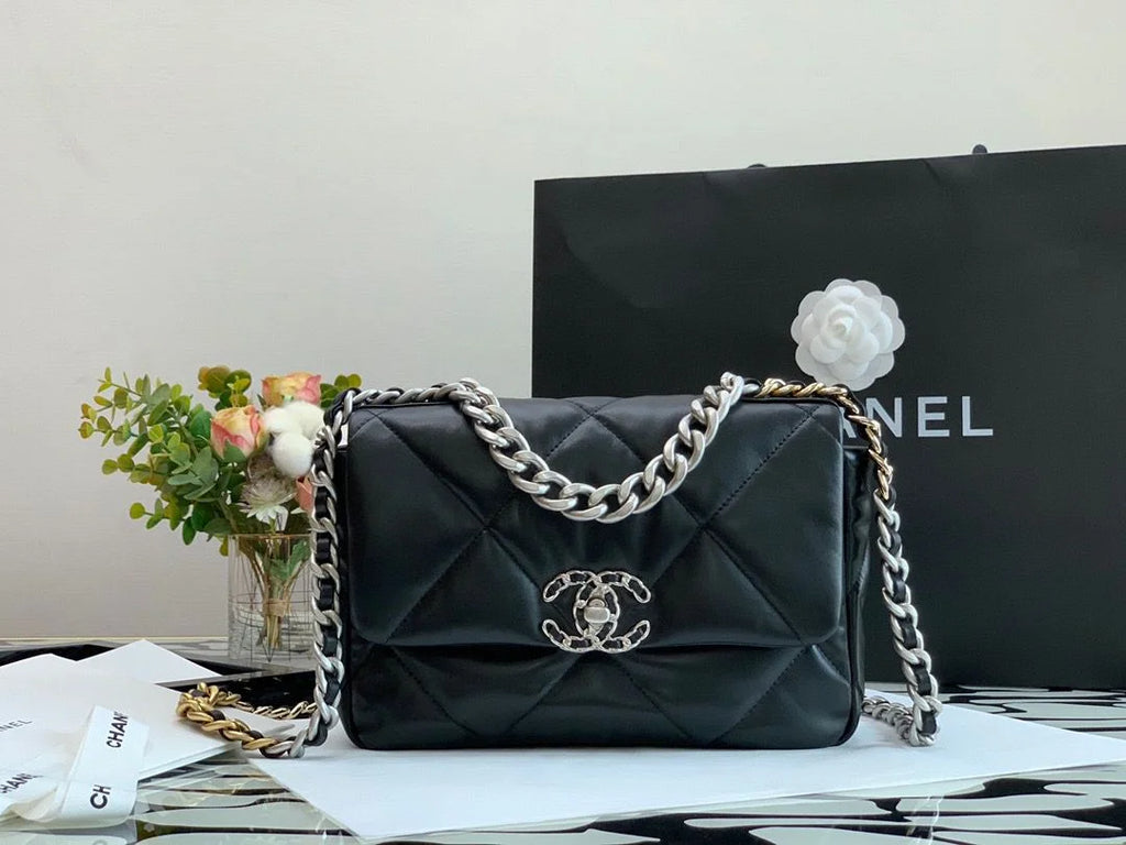 Black Classic Flap Bag V9154