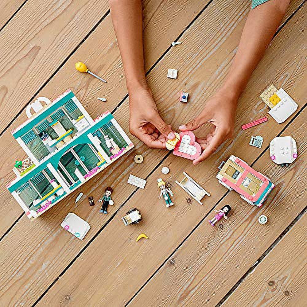 Hospital Building Set B7325