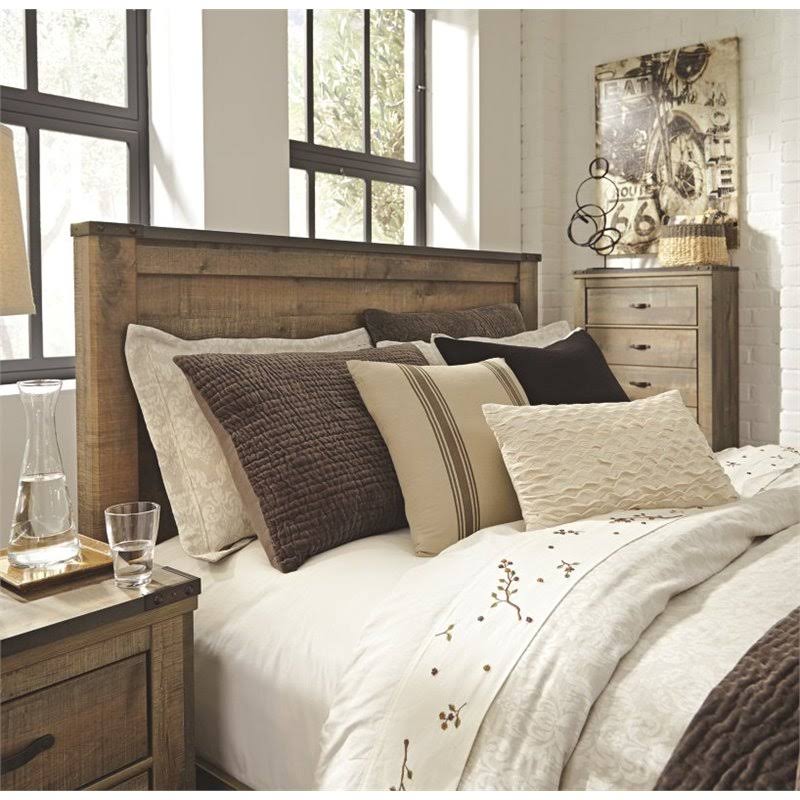 Queen Panel Bed in Brown E104