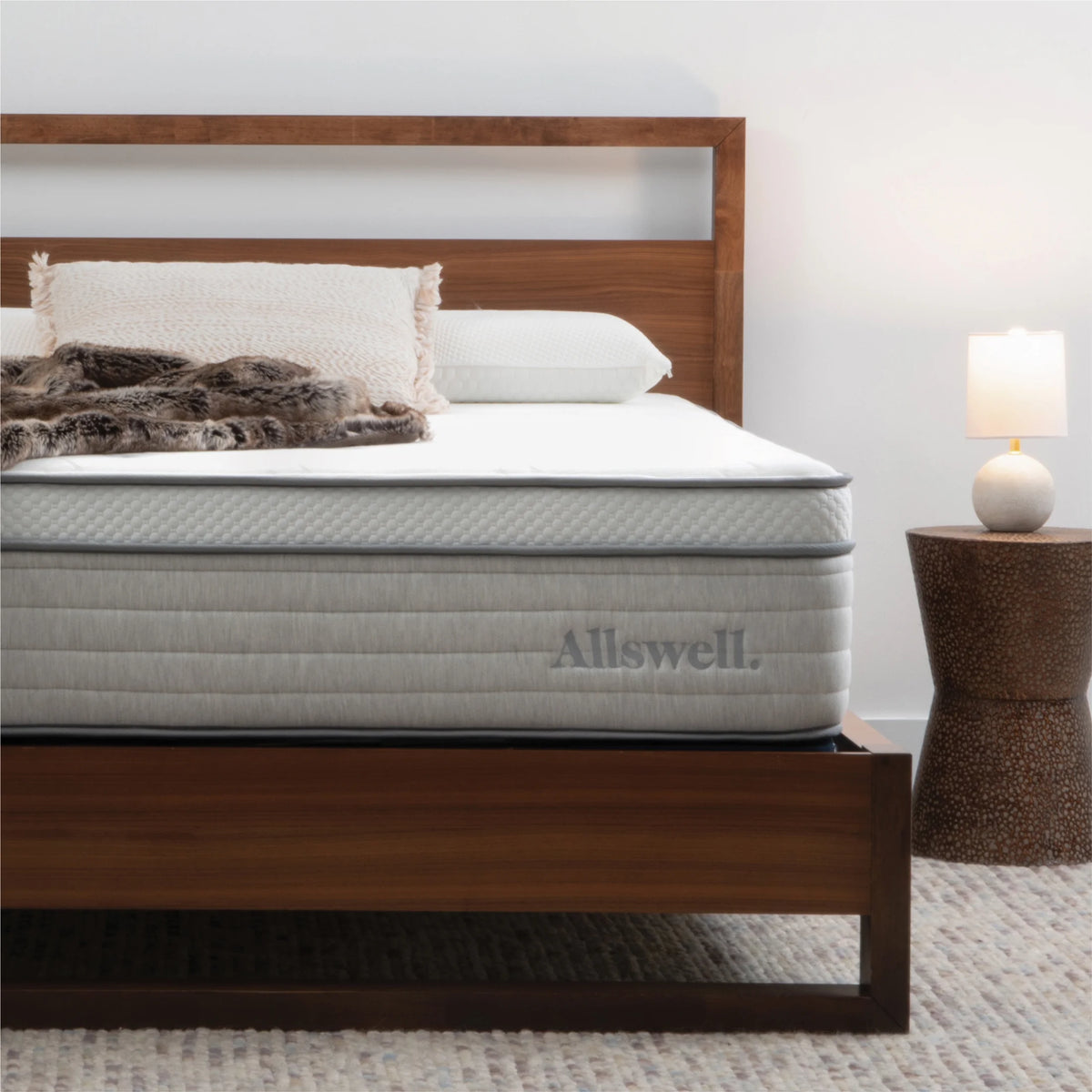 14 Queen Hybrid Mattress U991
