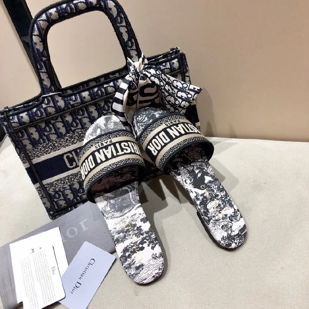 Retro Fashion Slippers B73544