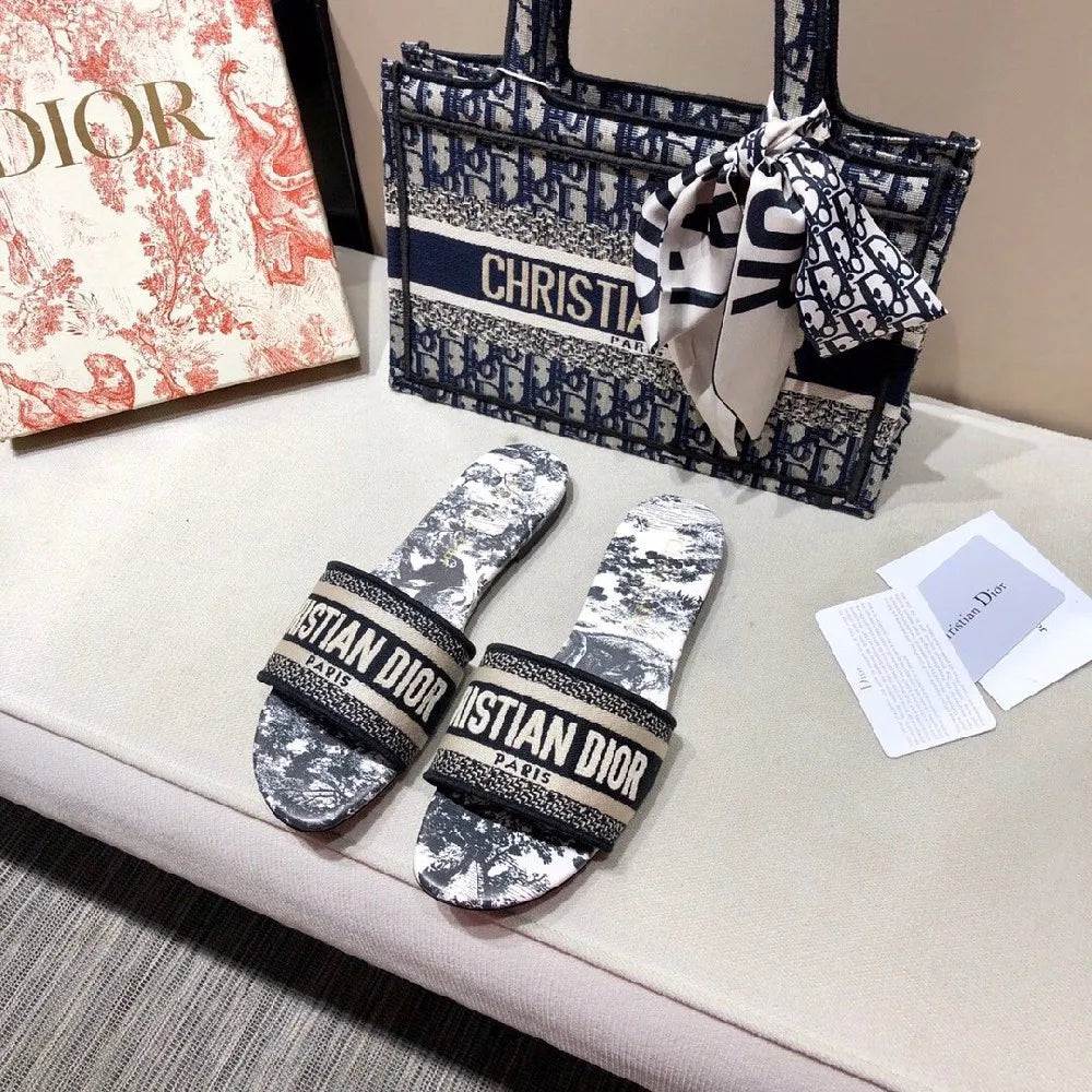 Retro Fashion Slippers B73544